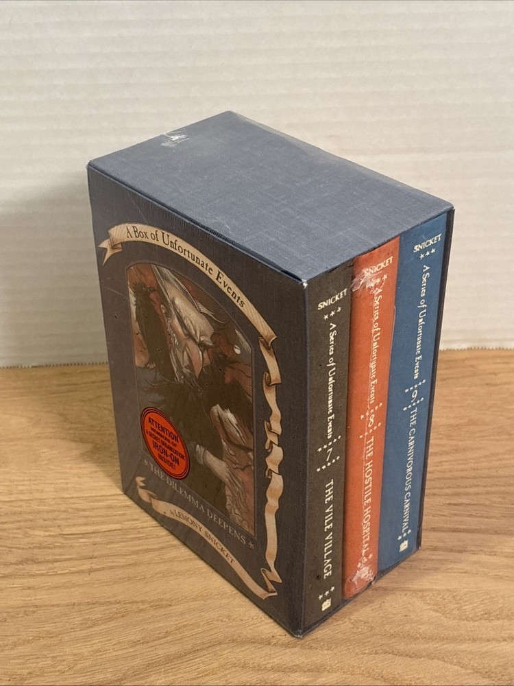 A Series of Unfortunate Events Box Set Books 7-9 Lemony Snicket -Dilemma Deepens