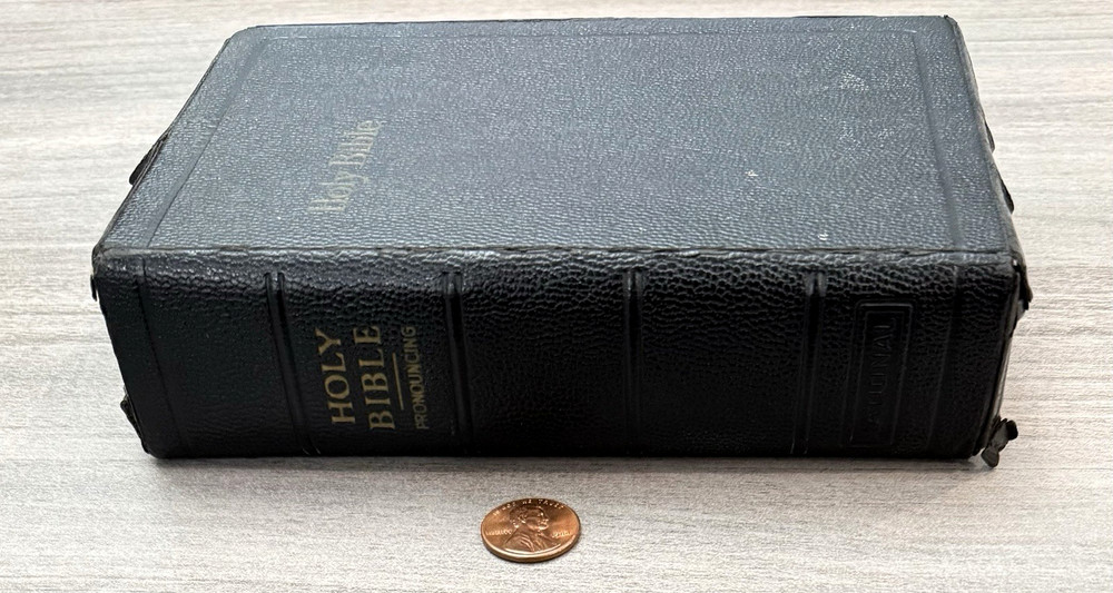 Handsize 1945 National Bible Press; Self Pronouncing KJV Study Helps; Color Maps