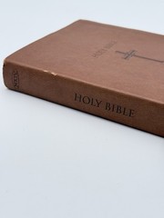 NKJV HOLY BIBLE SUPER GIANT PRINT EDITION REFERENCES RED LETTER LEATHER T NELSON
