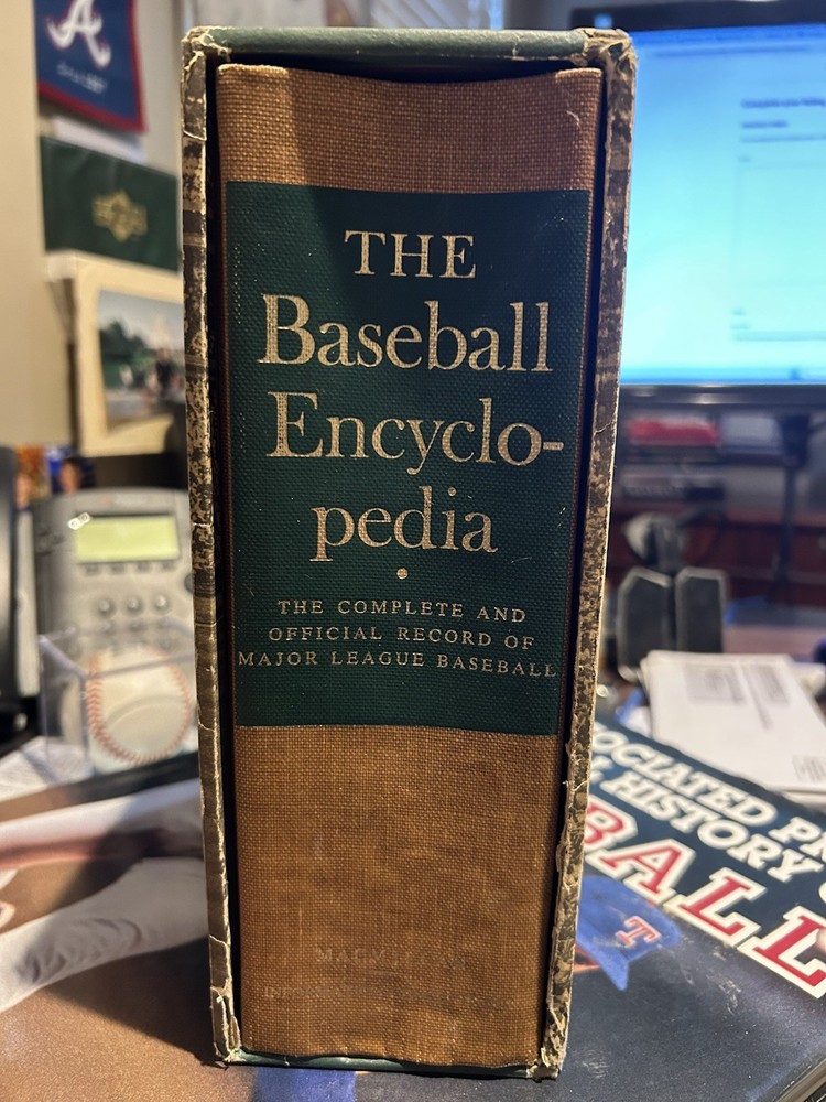 1969 The Baseball Encyclopedia 1st Printing Huge HC Book w/Slipcase 2,325+ pages