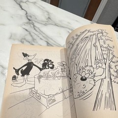 Looney Tunes Jumbo Coloring & Activity Book Illustrated PB 1999 Landoll English