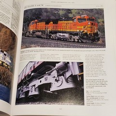 The Encyclopedia of Trains and Locomotives: The Comprehensive Guide to Over 900