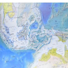 Rand McNally The New International Atlas 1983 Large Hardcover Format 11.5 x 15in