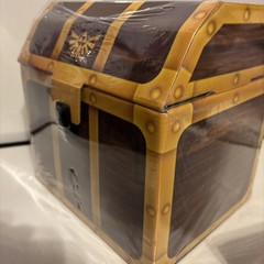 The Legend of Zelda Legendary Edition Chest Box Set Hardback with Poster Sealed