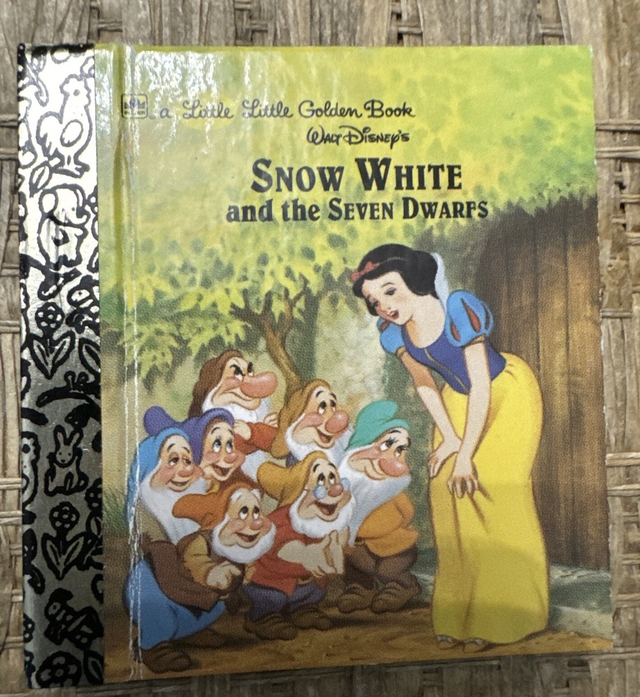 Little Little Golden Book 1984 Snow White & The 7 Dwarfs 3” x 2.75” Adorable 😍
