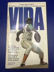 Lot of 5 Vtg Paperback Books MLB/ NFL/ NBA Vida Yaz Namath Lombardi Chamberlain