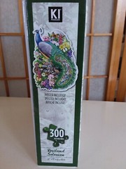 PUZZLE Rosalind Solomon Peacock of India 300 PCS Poster Custom Shaped 24″ x 17″
