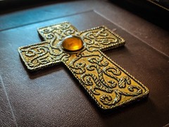 Family Russian Bible – Handcrafted – Leather Gift Box – Gold Edges – Cyrillic