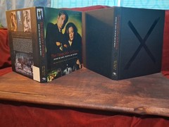 Insight Editions The Complete X-Files Hardcover Illustrated Box Set Inserts 2008