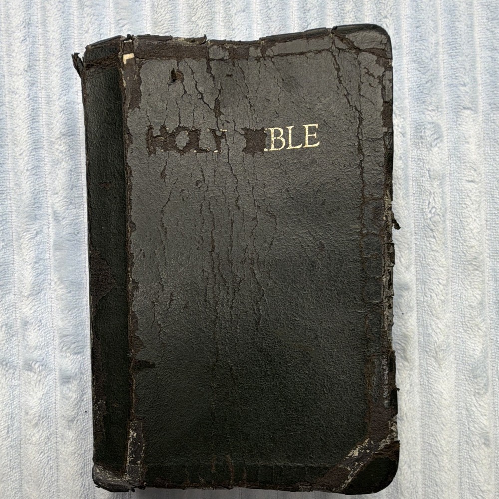 Holy Bible King James Version: Standard Size Leather Black