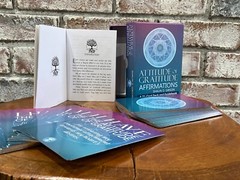 Gratitude Affirmations Daily Guidence 71 Card Deck & Guide Book