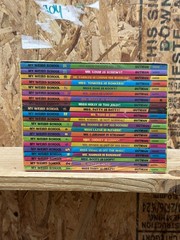 Dan Gutman : My Weird School 1-21 Book Box Set – Good