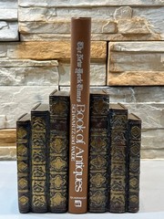 The New York Times Book of Antiques Marvin D. Schwartz Betsy Wade 1972 HCDJ