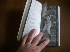 MINNESOTA TWINS 1995 MEDIA GUIDE–SOFTCOVER BOOK- 296 pages