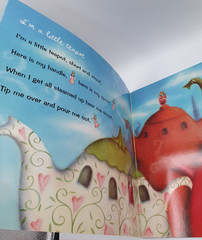 I’M A LITTLE TEAPOT ILLUSTRATED BY WENDY STRAW LARGE EDITION 2009 NURSERY RHYMES