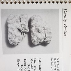 Latge Print Needlecraft Book Mildred Graves Ryan 51 Projects Knit Crochet Needle
