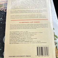 H. L. A. Hart The Concept of Law Clarendon Law Series Oxford PB 1961 Reprint