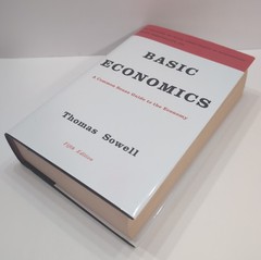 Basic Economics Thomas Sowell 5th Edition Hardcover Common Sense Guide New
