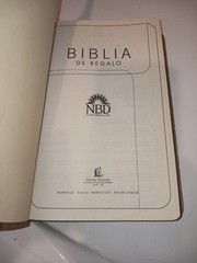 Biblia de Regalo N.B.D. Grupo Nelson Publishers 2008 Tan Soft Spanish Bible NBD