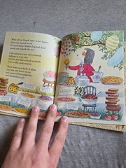 Scarce. Daisy Dog’s Wake-Up Book A Little Golden Book. First Edition Western