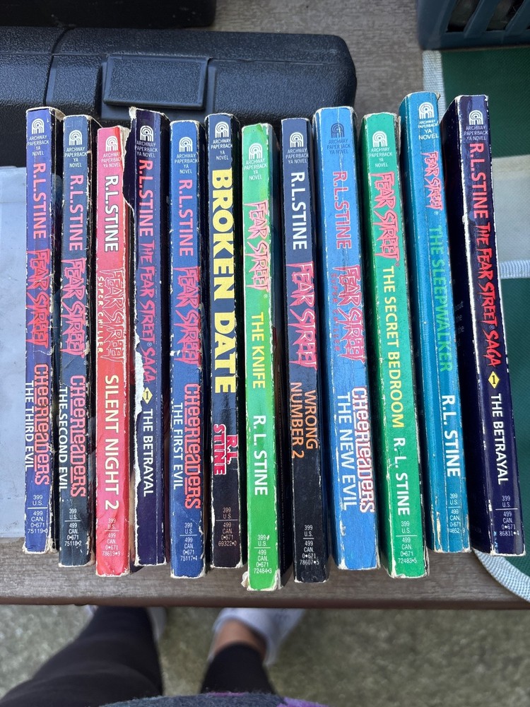 Lot of 12 Vintage Goosebumps Books Original Series Vintage 90s R.L. Stein Good