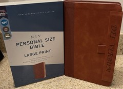 MAGNETIC CLOSE NIV LARGE PRINT(11.5pt) Personal Bible, Leathersoft, ENGRAVED