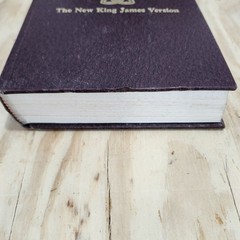 The Holy Bible The New King James Version Thomas Nelson Publishers 1982