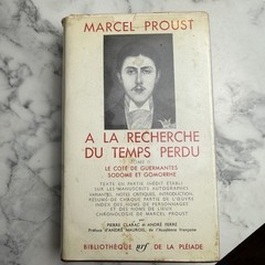 A La Recherche Du Temps Perdu, tome 1: Du Cote de Chez Swann; A l’Ombre des Je..
