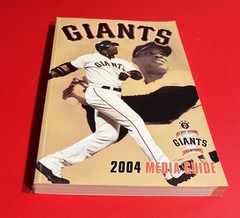 2004 SAN FRANCISCO GIANTS MEDIA GUIDE BOOK MLB BASEBALL BARRY BONDS WILLIE MAYS