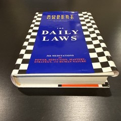 Robert Greene The Daily Laws Hardcover English: Power, Seduction, Strategy