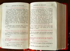 ANTIQUE CATHOLIC LATIN ENGLISH MISSAL; FINE BINDING; TLM BRIGHT GILT; CA.. 1960