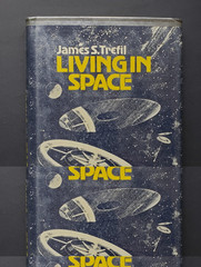 Living In Space – Hardback Book By James S. Trefil – Vintage 1981 – Colonization