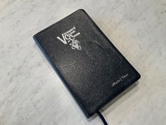NIV Thinline Bible 2005 Navy Blue Bonded Leather Text 1984