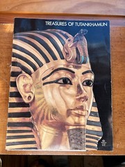 1976 Treasures of Tutankhamun by The Metropolitan Museum of Art – 175 Pages
