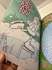 Frosty the Snowman Stickertivity book: Snow Much Fun! Activity Book & Stickers