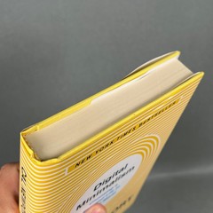 Digital Minimalism: Choosing a Focused – Hardcover, by Newport Cal – VERY GOOD