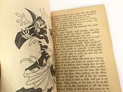 Wizard of Oz Paperback Book 1968, Printed in the USA, 156 pages 7.75×5″