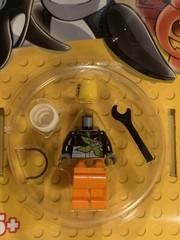 2018 Lego Official Annual Activity Book With Bonus Mini Figure Collectible