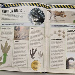 Scholastic Jurassic World Dinosaur Trainer HandBook Rare WORKS MAKES SOUNDS ROAR