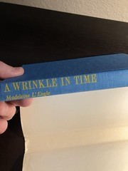 A Wrinkle In Time Madeline L’Engle ⓒ 1962 Thirty-fifth Printing 1976 HC/ DJ