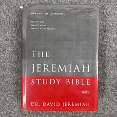 The Jeremiah Study Bible by Dr. David Jeremiah NKJV 2013 HC/DJ