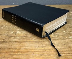 NKJV Study Bible, Premium Bonded Leather, Black, Comfort Print: The Complete Re,
