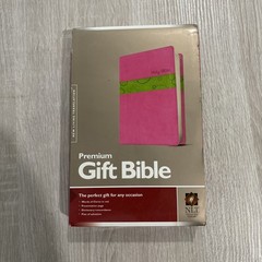 PREMIUM GIFT BIBLE NLT, TUTONE By Tyndale *Excellent Condition*