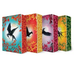 Hunger Games Box Set – Deluxe Edition – Suzanne Collins (Paperback)