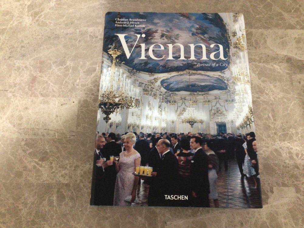 Vienna. Portrait of a City Christian Brandstätter Large Hardcover UNREAD Book