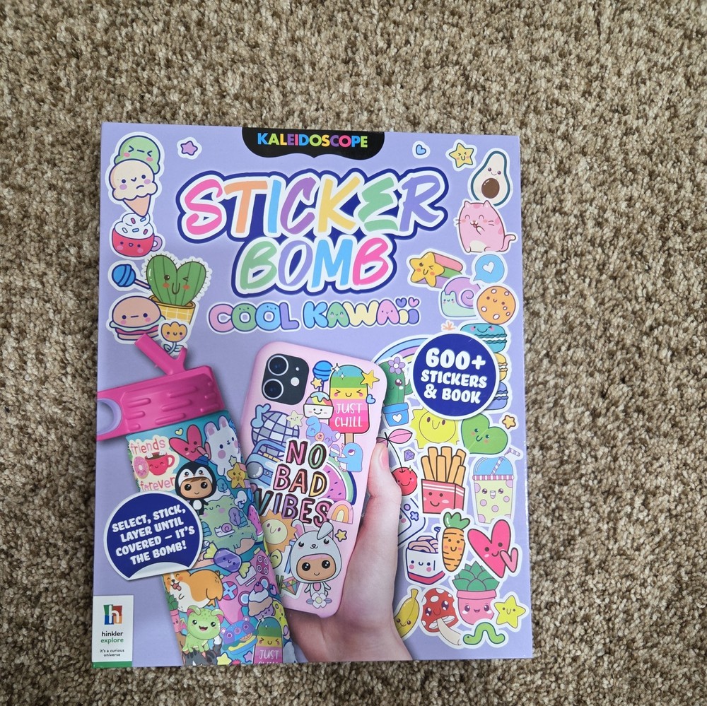Kaliedoscope (Hinkler) Sticker Bomb „Cool Kawaii” (Hard Cover) Stickers + Book