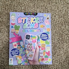 Kaliedoscope (Hinkler) Sticker Bomb „Cool Kawaii” (Hard Cover) Stickers + Book