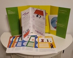 Sesame Street WORDS ARE EVERYWHERE Learning Series Bilingual Kit – Book DVD More