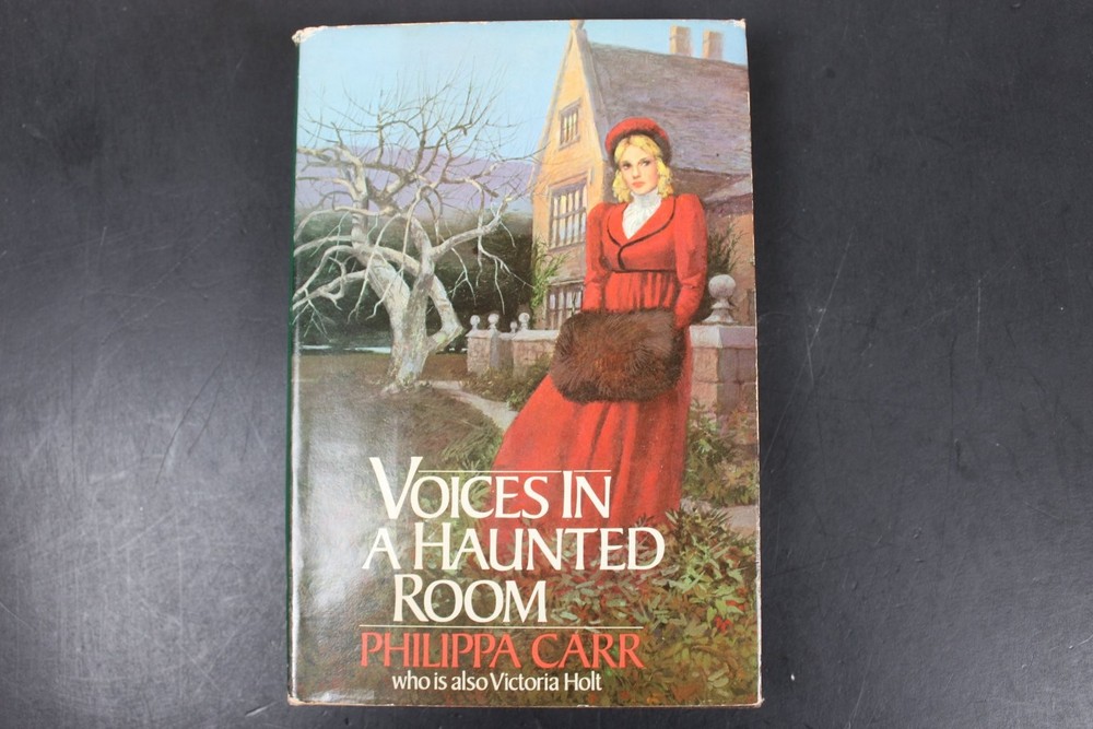 Voices in a Haunted Room Philippa Carr 1984 Book Club Edition G.P. Putnam’s Sons