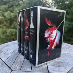 The Twilight Saga Complete 4-Book Box Set by Stephenie Meyer – MT Books Edition